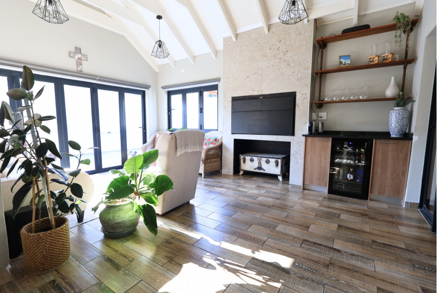 To Let 3 Bedroom Property for Rent in Protea Heights Western Cape